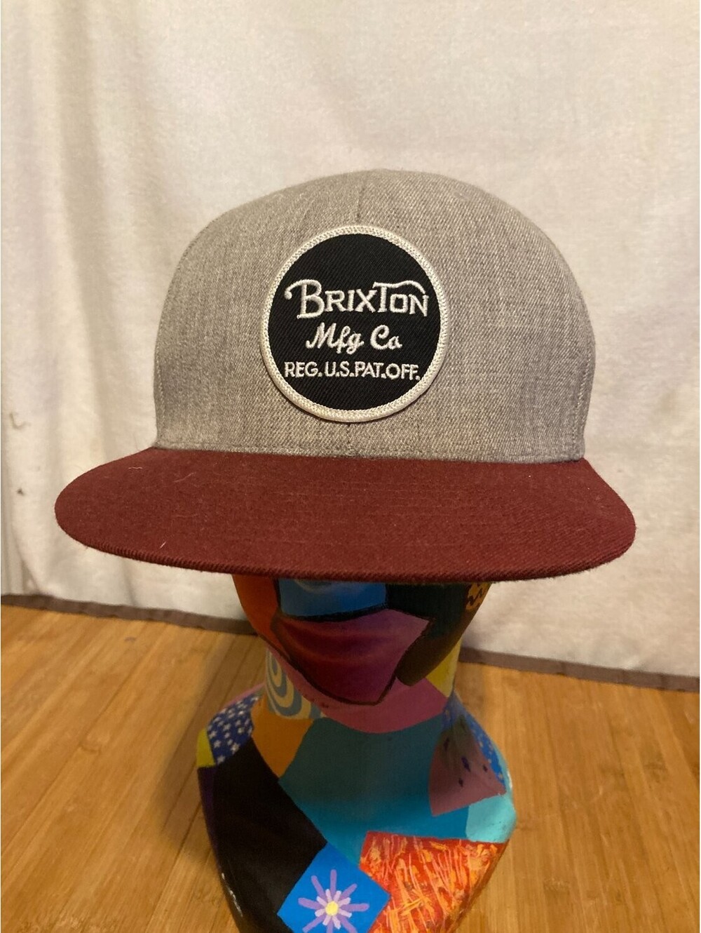 Brixton Snapback Baseball Cap OS Gray Textile Fabric Flat Brim Burgundy Bill